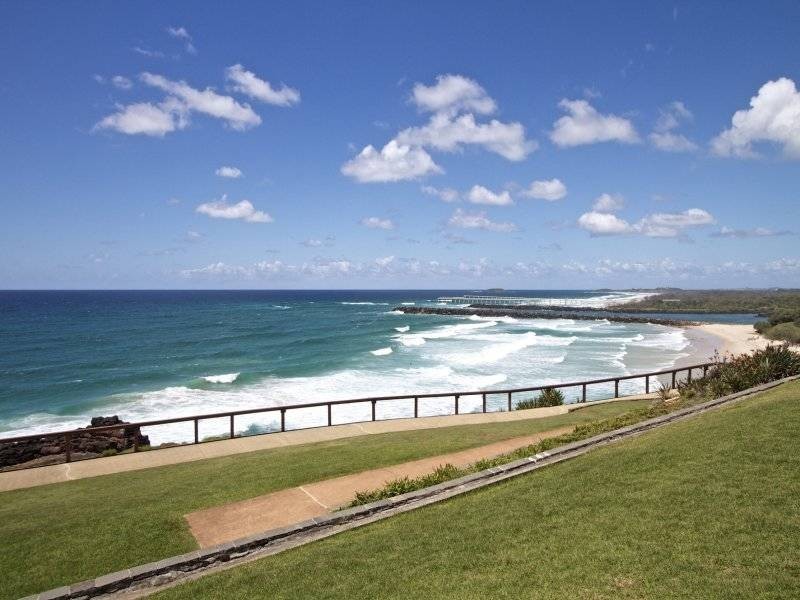 2/20 Eden Avenue, Rainbow Bay QLD 4225