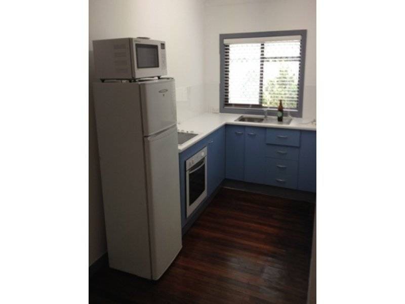 2/20 Eden Avenue, Rainbow Bay QLD 4225