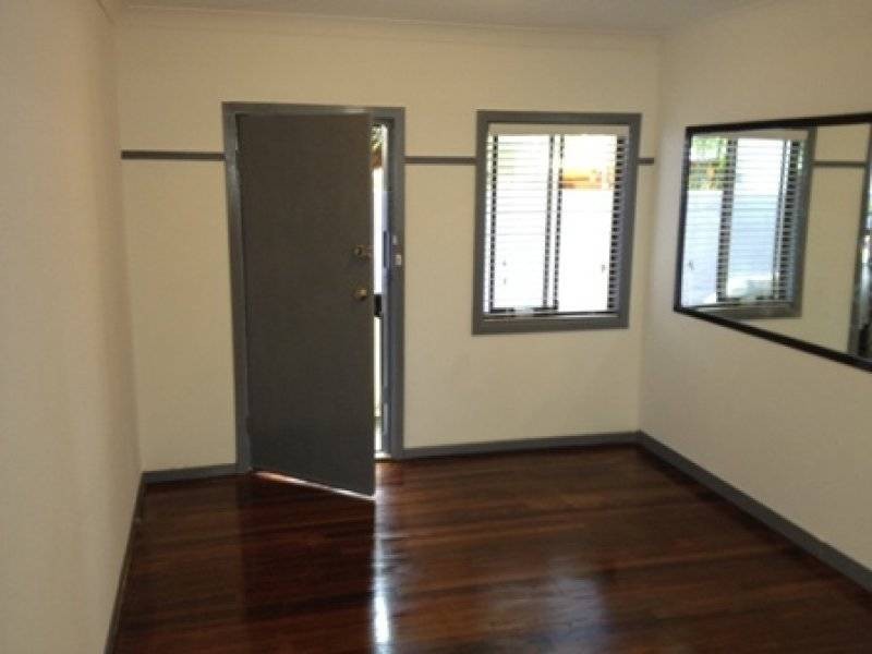 2/20 Eden Avenue, Rainbow Bay QLD 4225