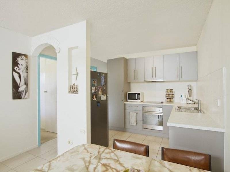 1/13 Coolangatta Rd, Kirra QLD 4225