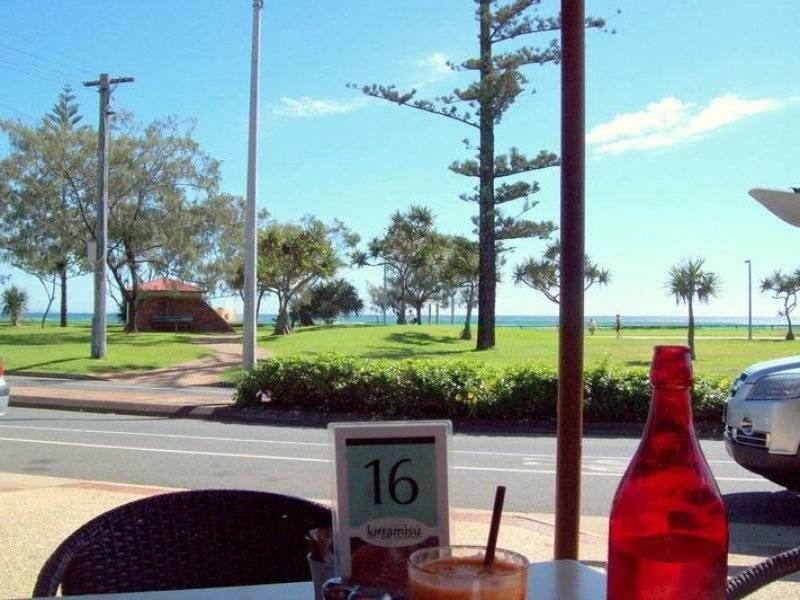 1/13 Coolangatta Rd, Kirra QLD 4225