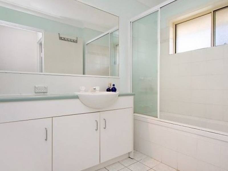 33/22 Binya Avenue, Kirra QLD 4225