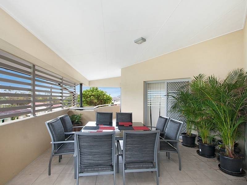 9/50 Miles Street, Kirra QLD 4225
