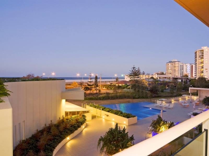 102/2 Creek Street, Kirra QLD 4225