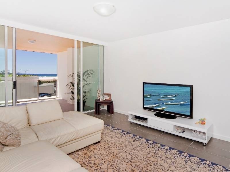 102/2 Creek Street, Kirra QLD 4225