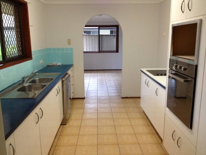 17 Walnut Street, Elanora QLD 4221