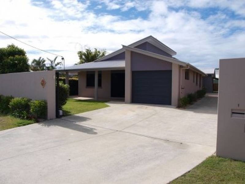 1/5 Gala Grove, Kirra QLD 4225