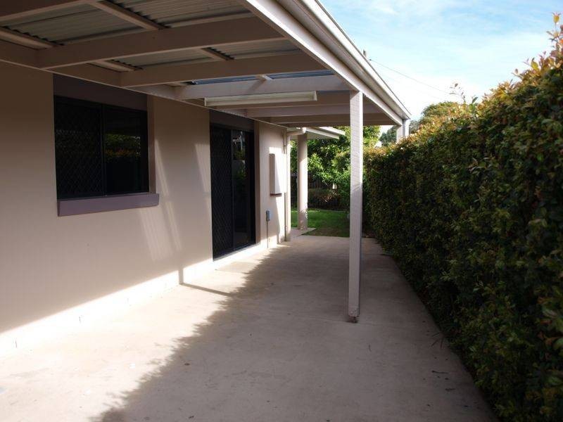 1/5 Gala Grove, Kirra QLD 4225