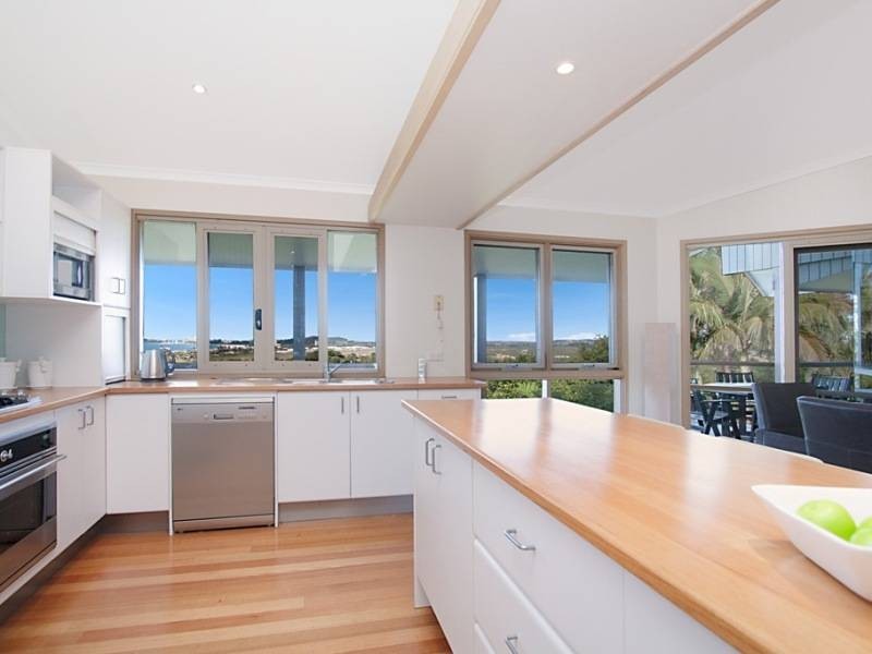 13 Bob Barnard Drive, Tugun QLD 4224