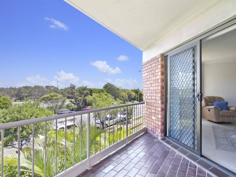 6/77 Golden Four Drive, Bilinga QLD 4225