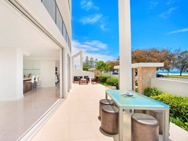 102/1 Haig Street, Kirra QLD 4225