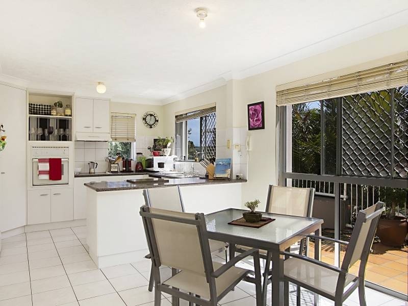 3/241 Golden Four Drive, Bilinga QLD 4225