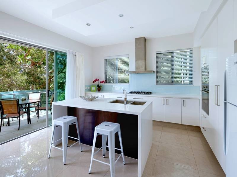 2/9 South Street, Kirra QLD 4225