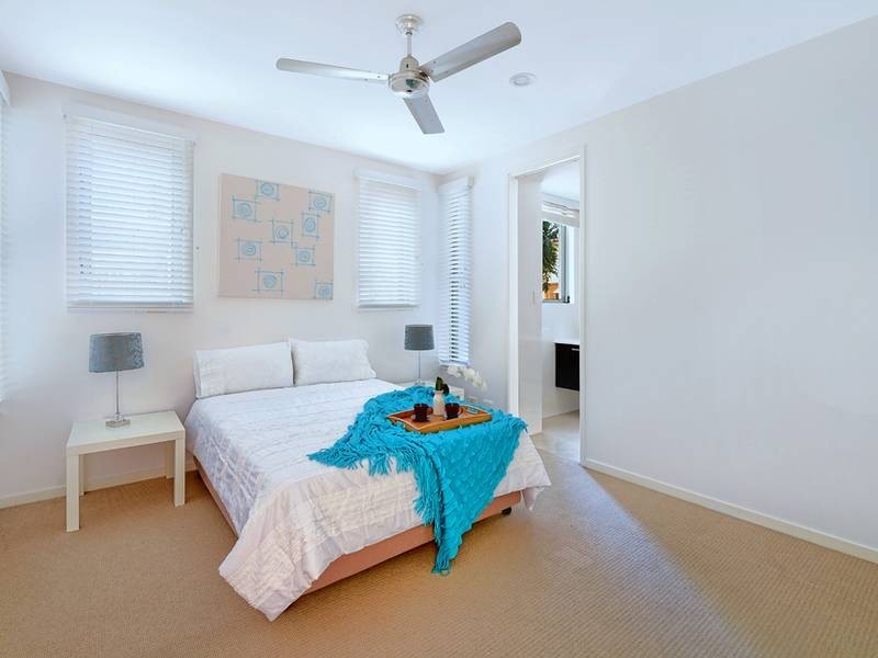 2/9 South Street, Kirra QLD 4225