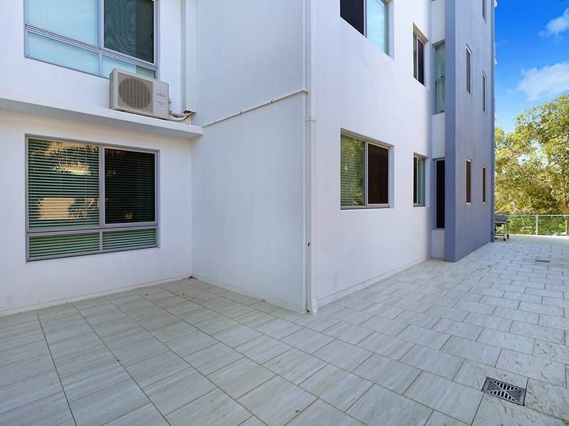2/9 South Street, Kirra QLD 4225
