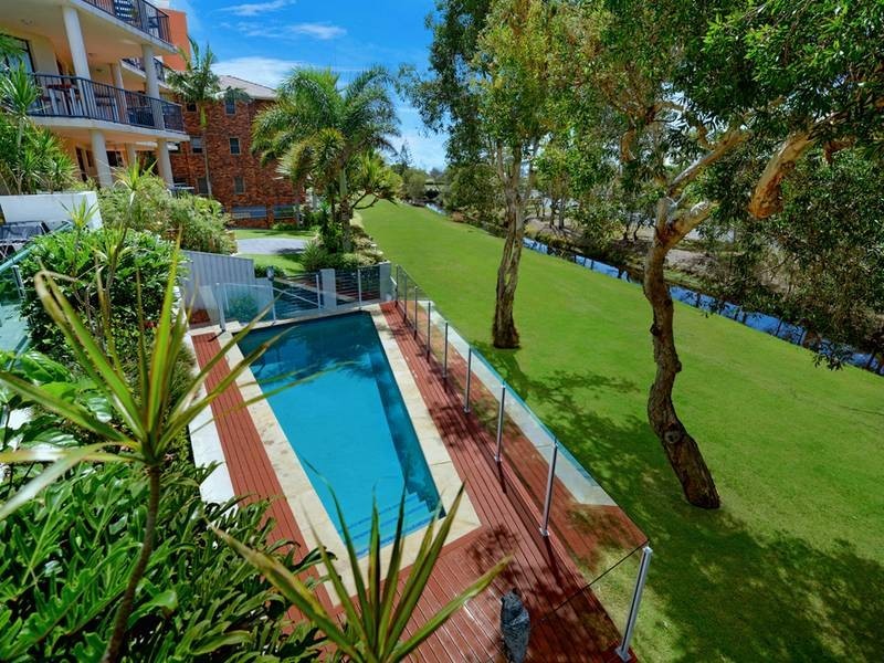 2/9 South Street, Kirra QLD 4225