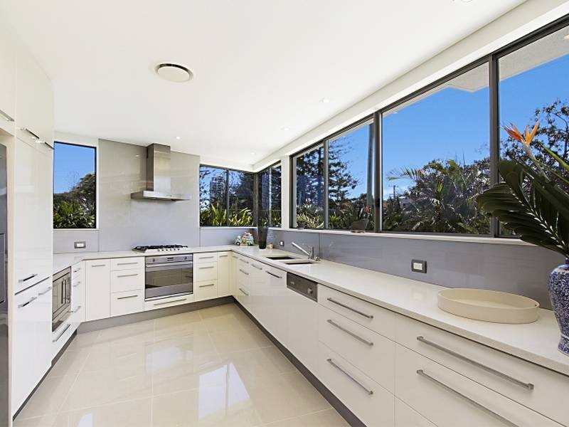 1/42 Boundary Street, Rainbow Bay QLD 4225