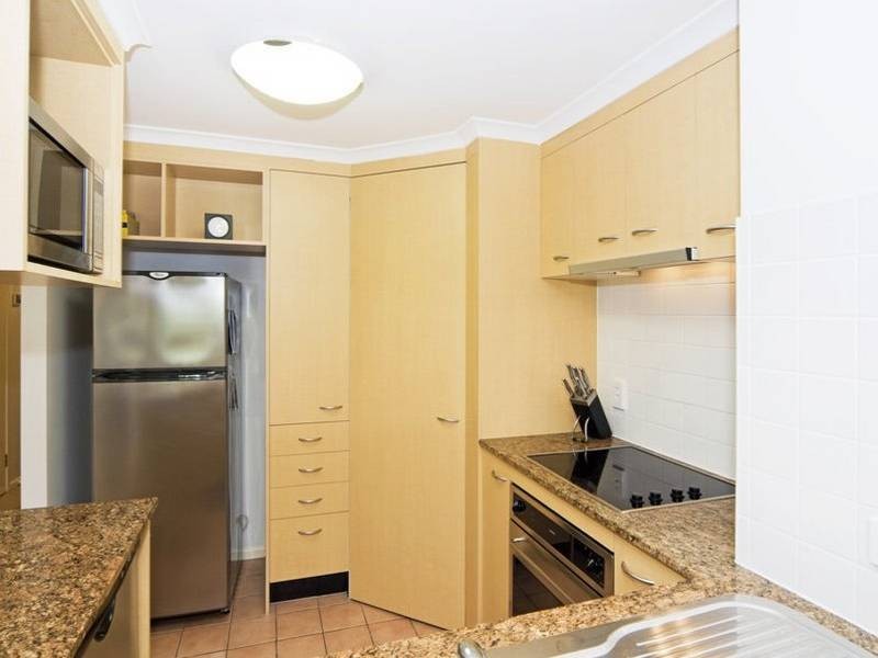 4 Douglas Street, Kirra QLD 4225