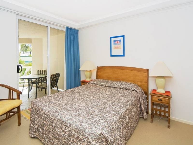 4 Douglas Street, Kirra QLD 4225