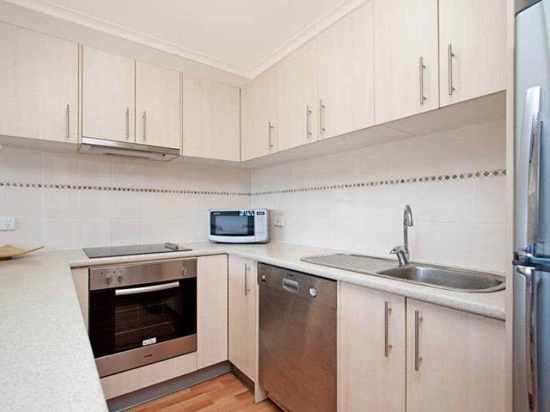 7/23 Coolangatta Road, Kirra QLD 4225