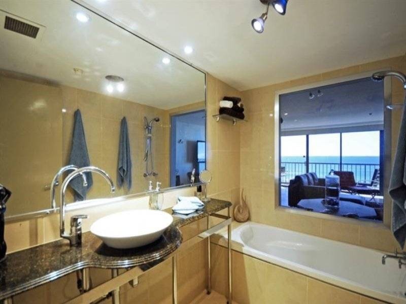 8H/828 Pacific Parade, Currumbin QLD 4223