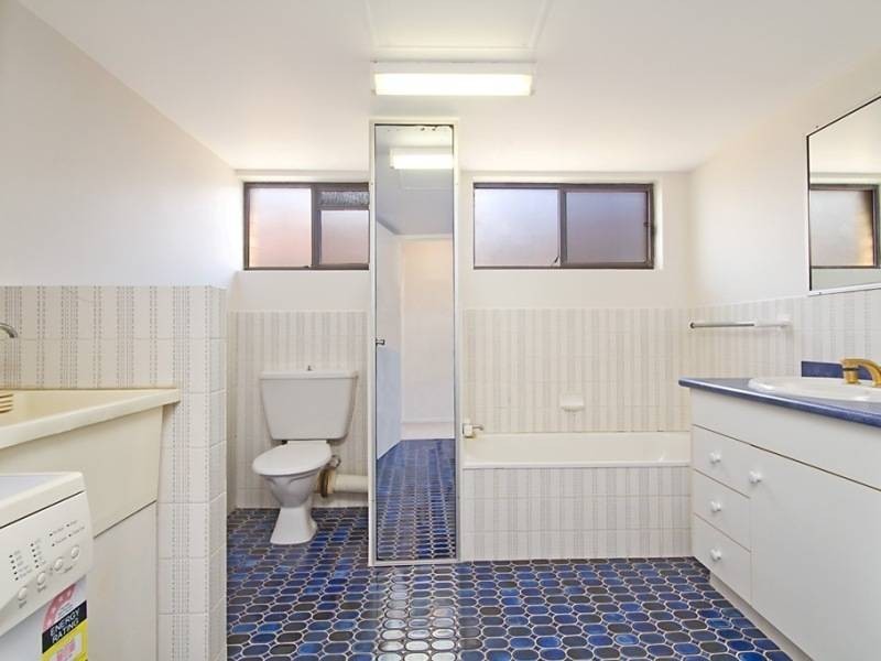 6/242 Pacific Parade, Bilinga QLD 4225