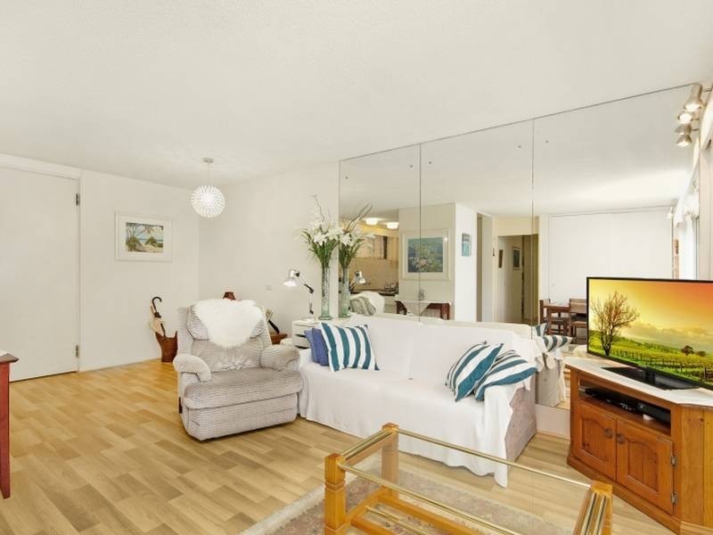 4/32 Powell Crescent, Kirra QLD 4225