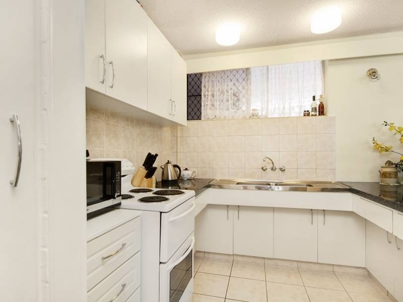 4/32 Powell Crescent, Kirra QLD 4225