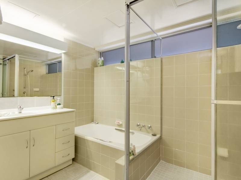 4/32 Powell Crescent, Kirra QLD 4225