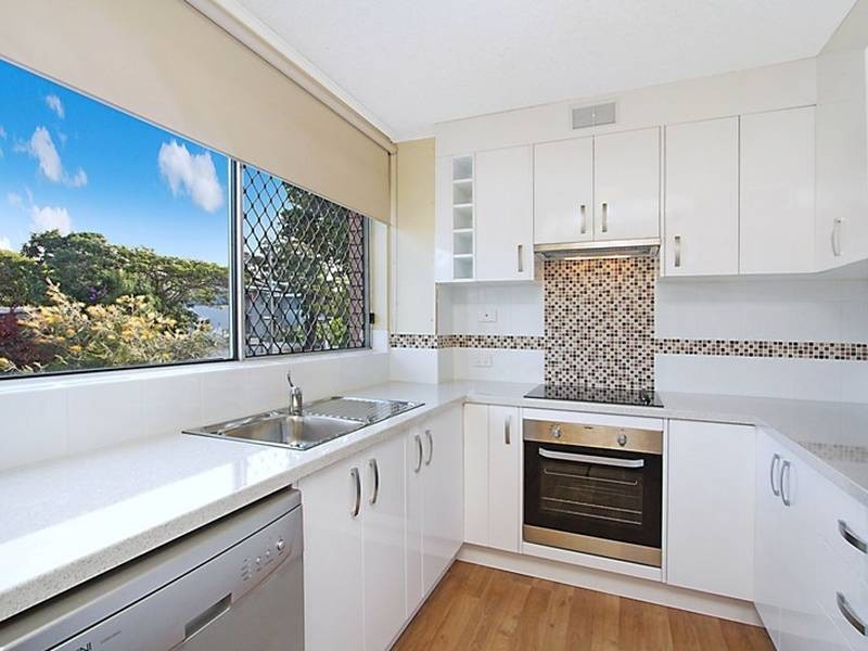 4/58 Coolangatta Road, Kirra QLD 4225