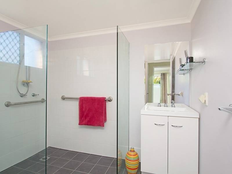 4/58 Coolangatta Road, Kirra QLD 4225