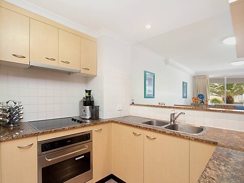 204/4 Douglas Street, Kirra QLD 4225