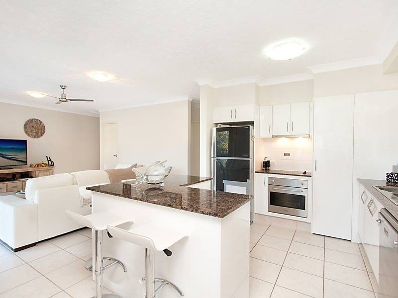 3/50 Miles Street, Kirra QLD 4225