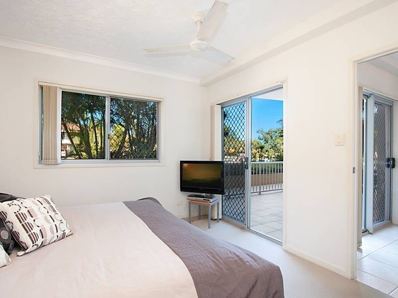 3/50 Miles Street, Kirra QLD 4225