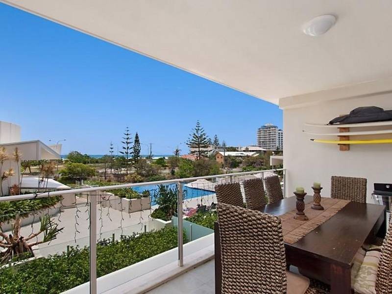 002/2 Creek Street, Kirra QLD 4225