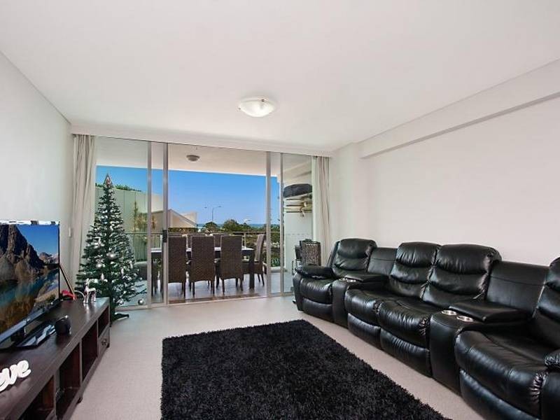 002/2 Creek Street, Kirra QLD 4225