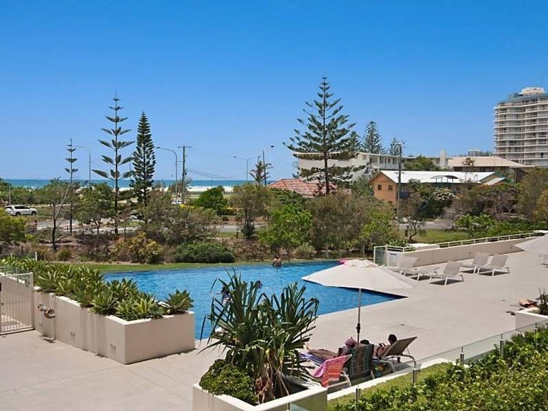 002/2 Creek Street, Kirra QLD 4225