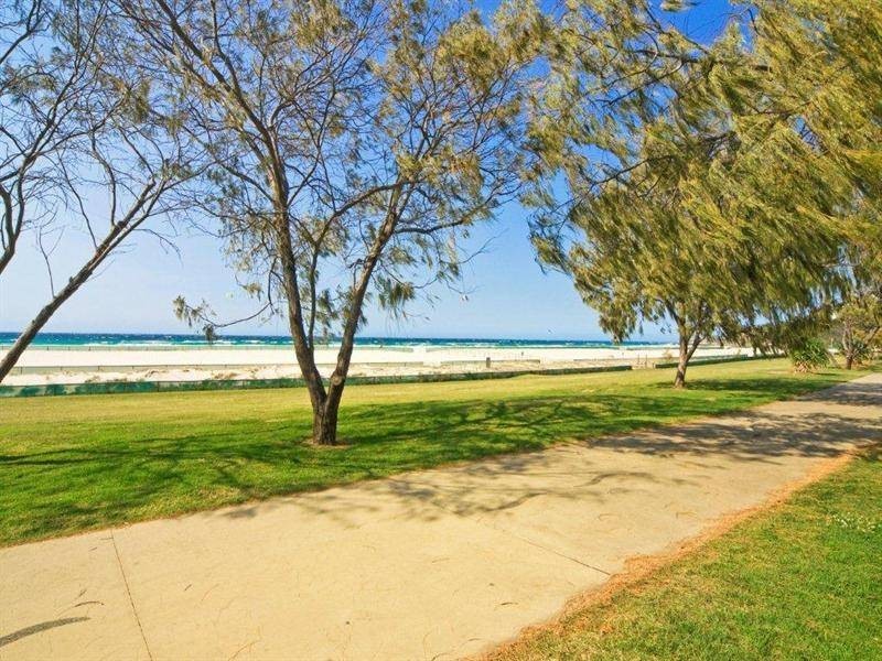 215/92 Musgrave Street, Kirra QLD 4225