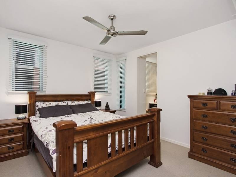 2/9 South Street, Kirra QLD 4225