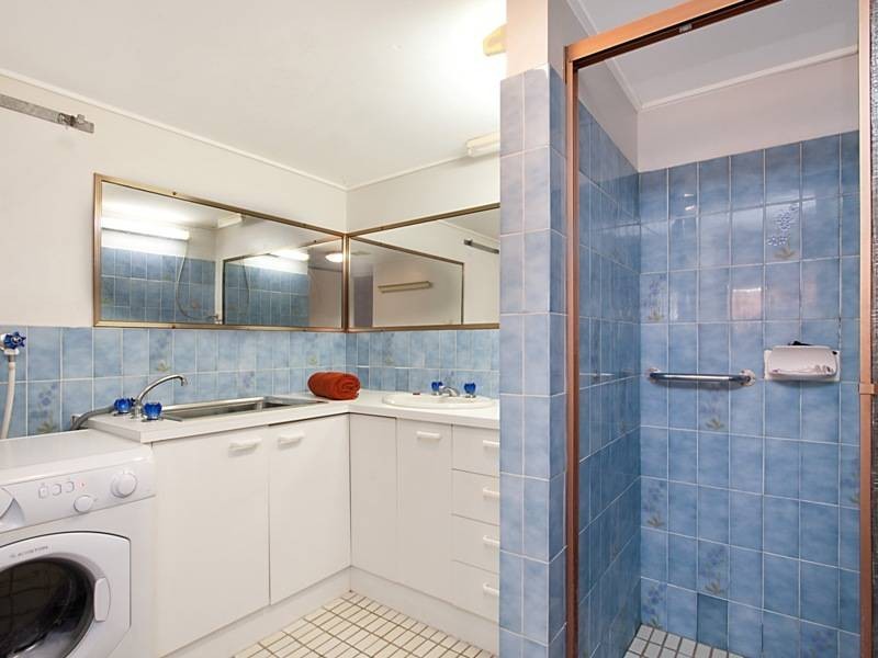 4/63 Dixon Street, Coolangatta QLD 4225