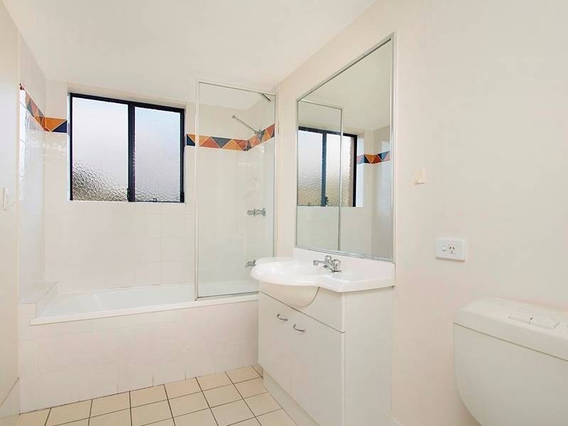 13/14 Miles Street, Kirra QLD 4225