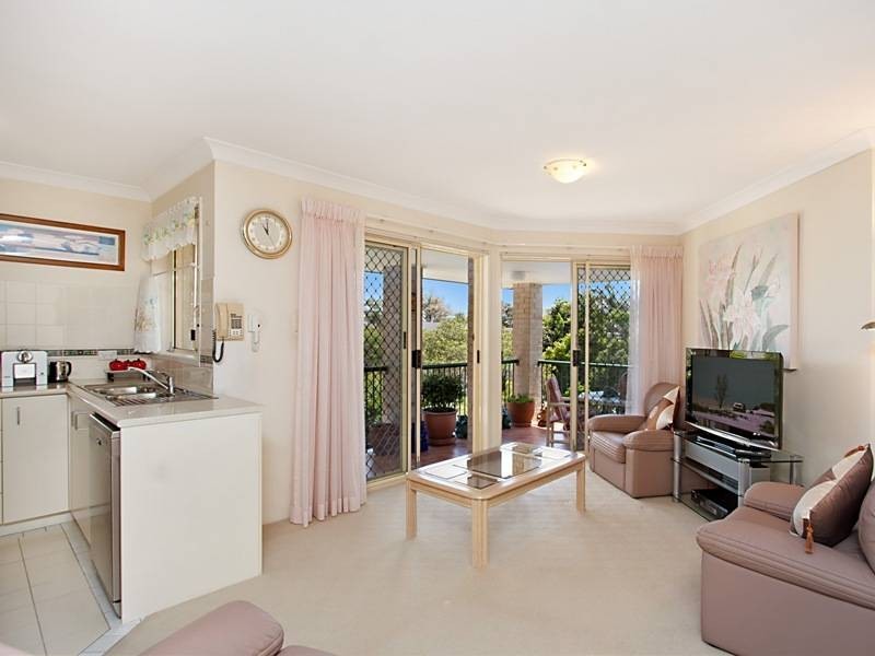 15/22 Binya Avenue, Kirra QLD 4225