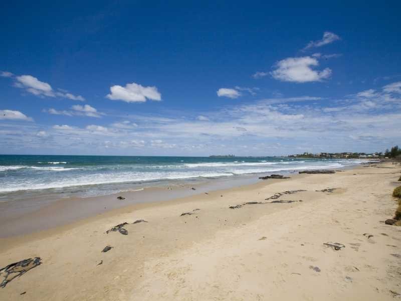 16 Admiralty Drive, Alexandra Headland QLD 4572