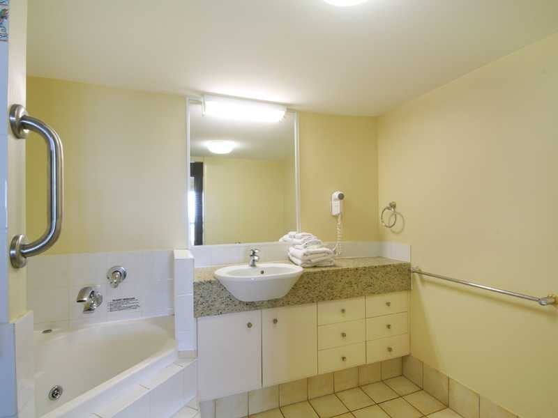 Apartment 405/98 Alexandra Parade, Alexandra Headland QLD 4572