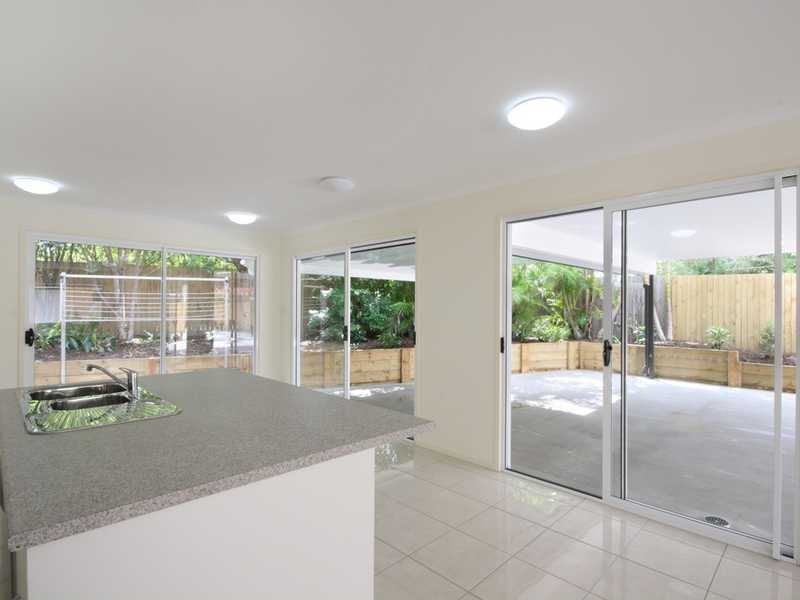30 Karawatha Drive, Mountain Creek QLD 4557