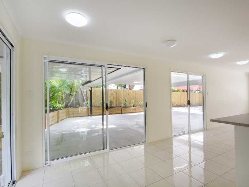 30 Karawatha Drive, Mountain Creek QLD 4557