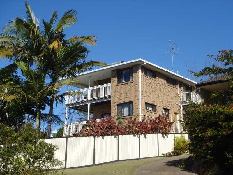 7 Yakola Parade, Alexandra Headland QLD 4572