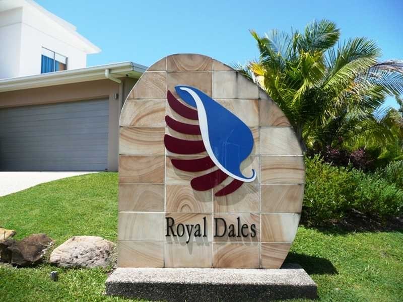 32 Royal Woods Drive, Robina QLD 4226