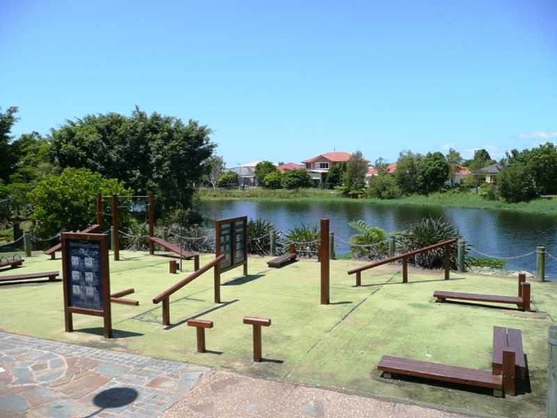 32 Royal Woods Drive, Robina QLD 4226