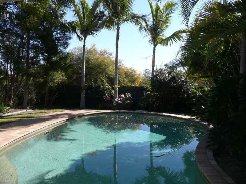86 Cassowary Drive, Burleigh Waters QLD 4220